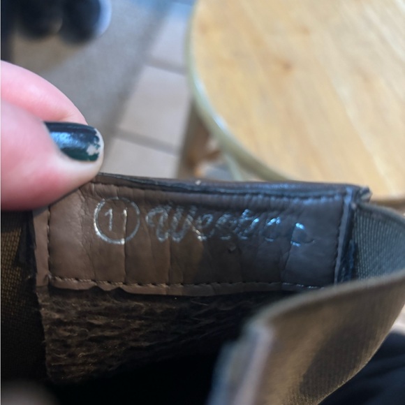 Weeboo boots size 11 - Picture 3 of 5